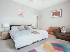 Halifax Town House - Cosy - Sleeps 5